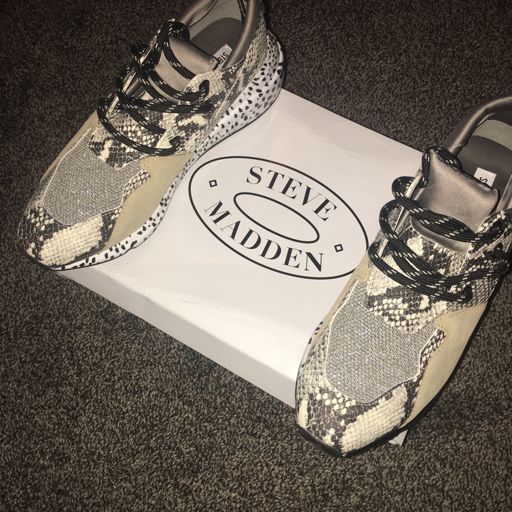 Steve Madden sneakers size 11